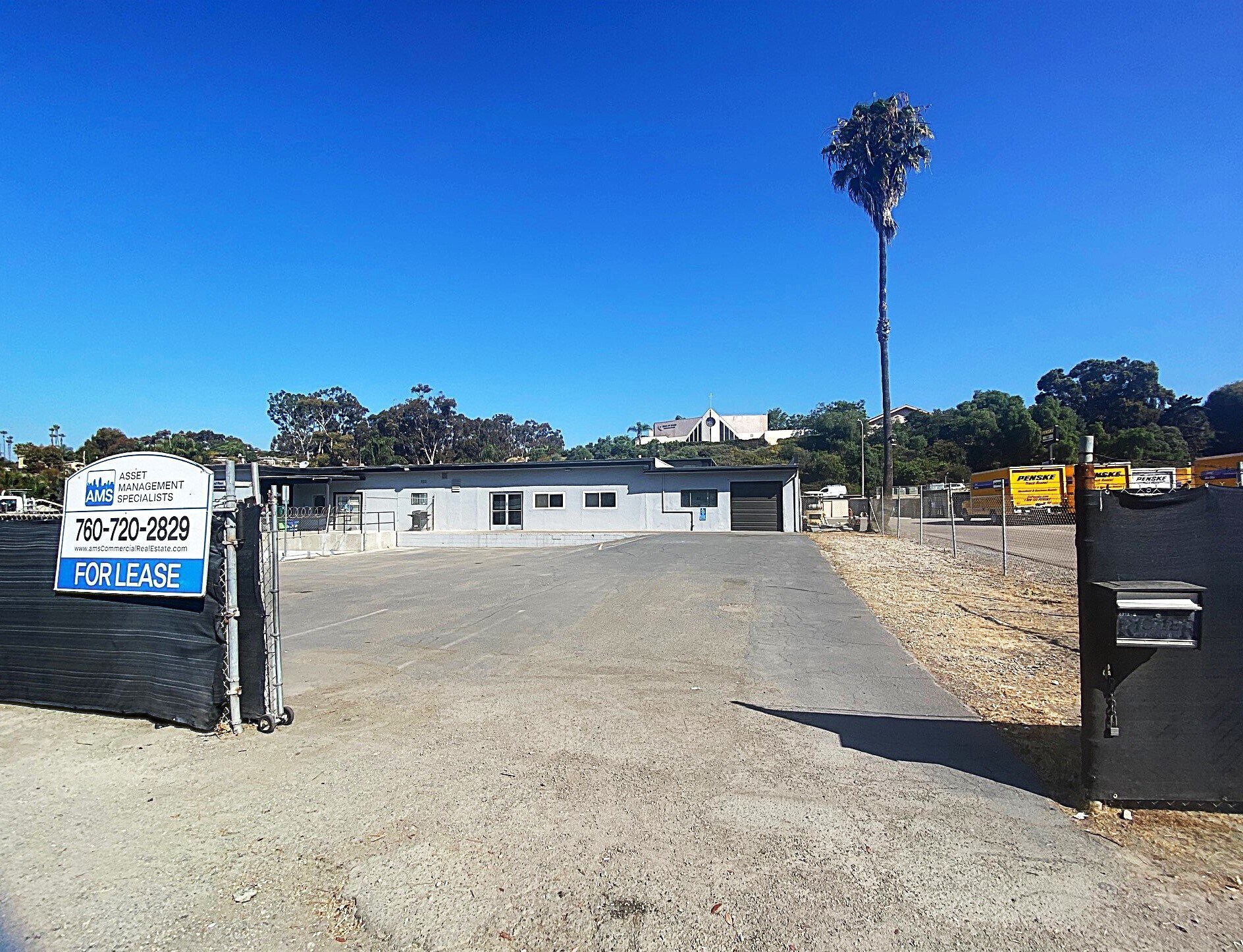 2372 Industry St, Oceanside, CA à vendre Photo du bâtiment- Image 1 de 1