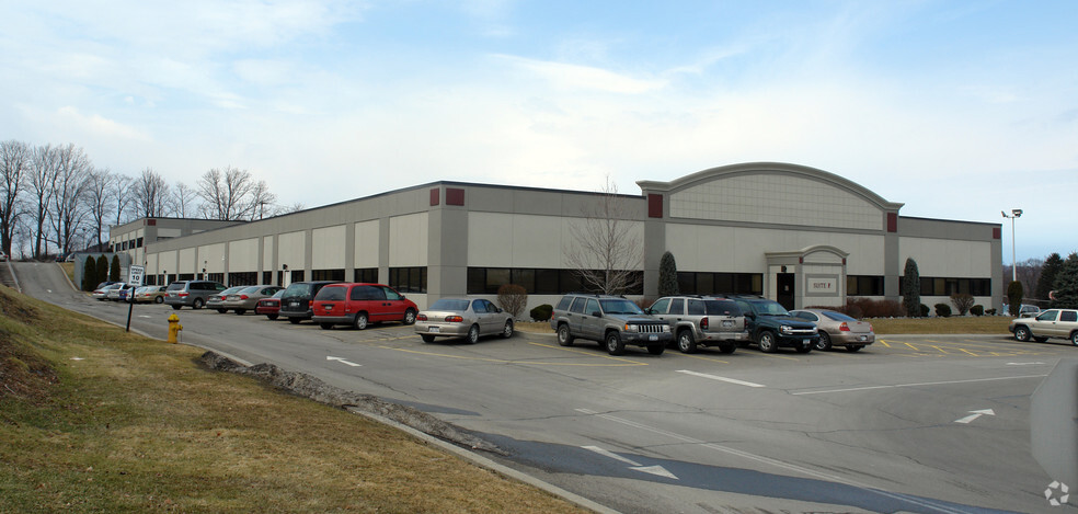 120 Plaza Dr, Vestal, NY for lease - Primary Photo - Image 1 of 3