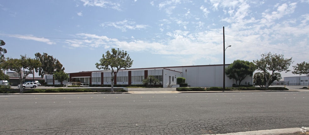 2650 Commerce Way, Commerce, CA for lease - Building Photo - Image 2 of 2