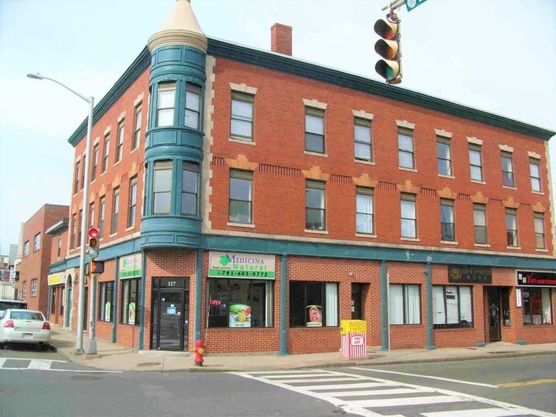 113-121 Ferry St, Malden, MA for lease - Primary Photo - Image 1 of 11