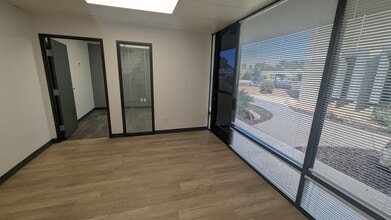 2105 S 48th St, Tempe, AZ for lease Interior Photo- Image 2 of 4