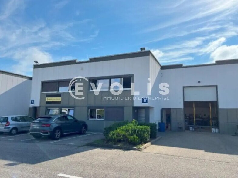 Office in Décines-Charpieu for lease - Building Photo - Image 3 of 38