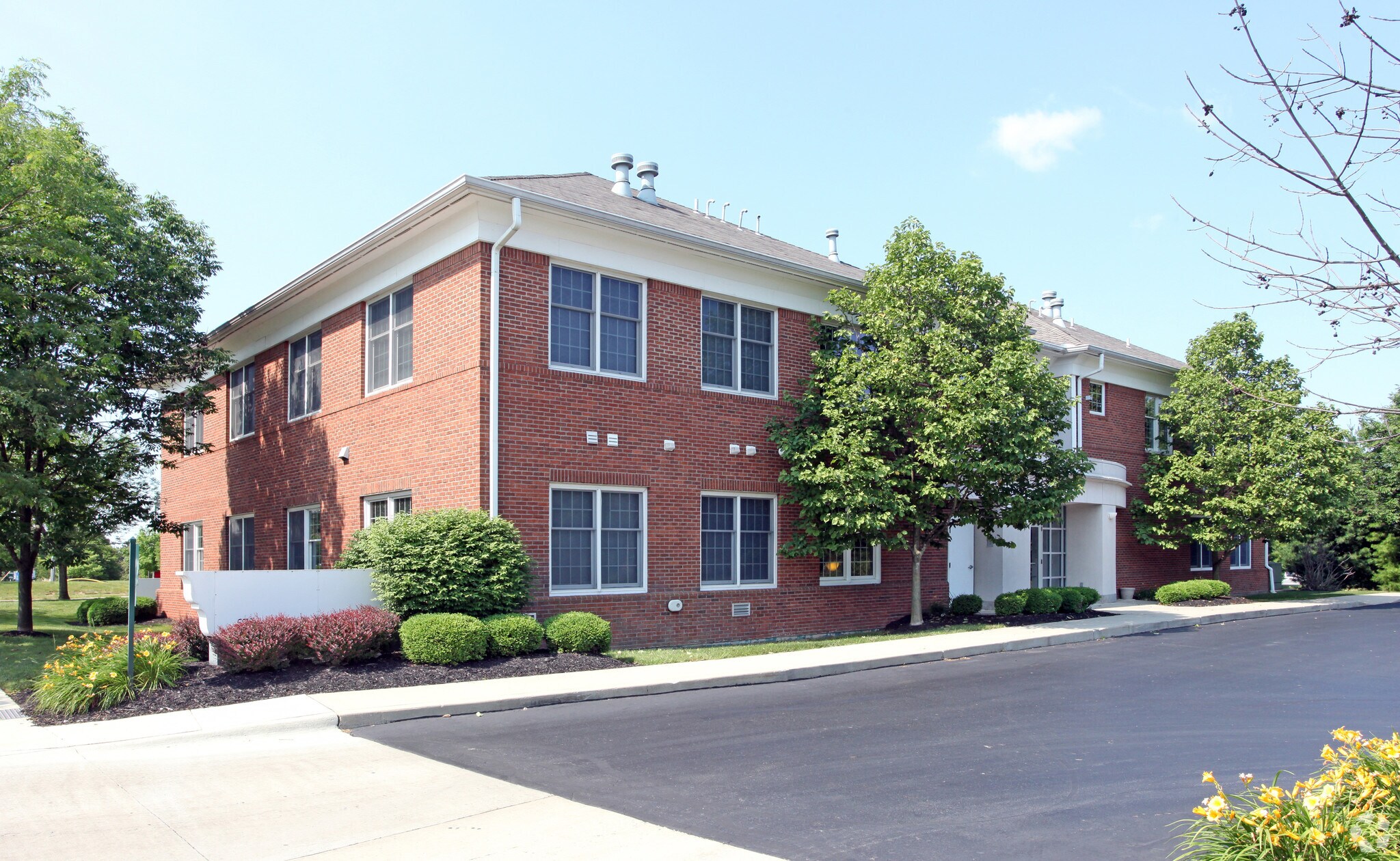 575 Charring Cross Dr, Westerville, OH for lease Primary Photo- Image 1 of 4