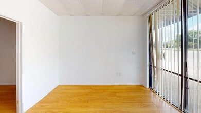 6220 Binz Engleman Rd, San Antonio, TX for lease Interior Photo- Image 2 of 4