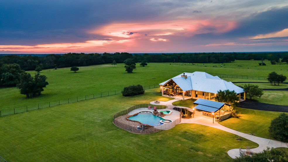 10285 Ferrill Creek Rd, Bryan, TX à vendre - Photo principale - Image 1 de 1