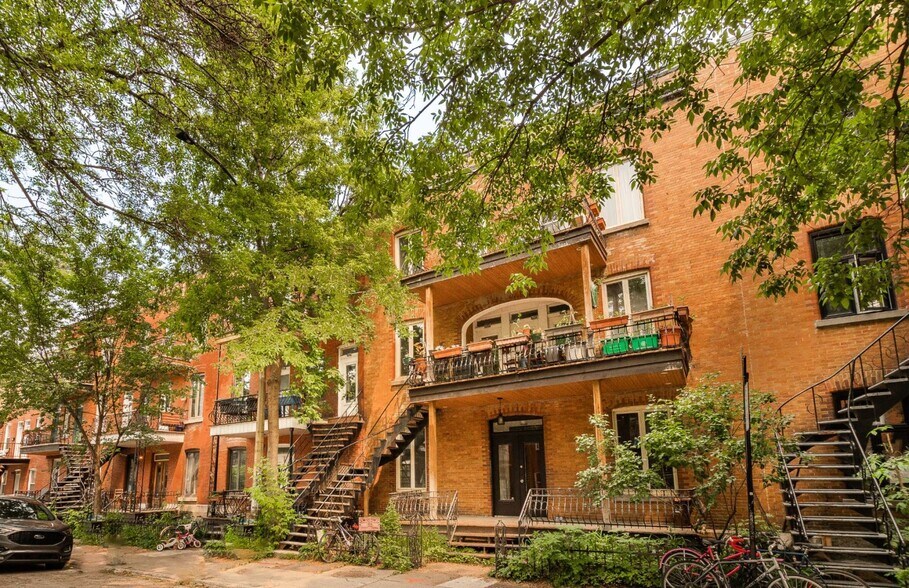 3527 Rue De Bordeaux, Montréal, QC à vendre - Photo principale - Image 1 de 1