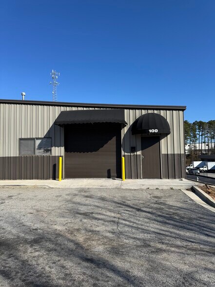 4566 Lewis Rd, Stone Mountain, GA à louer - Photo du bâtiment - Image 2 de 5