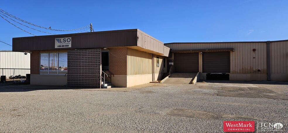 512 E 42nd St, Lubbock, TX for lease - Building Photo - Image 2 of 15