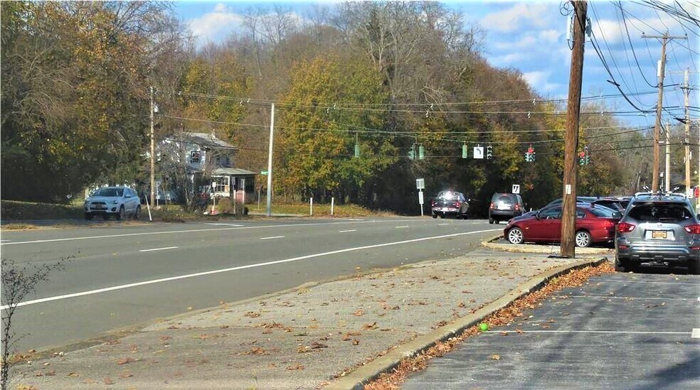 3054 Us-9w, New Windsor Township, NY à louer - Photo du bâtiment - Image 3 de 15