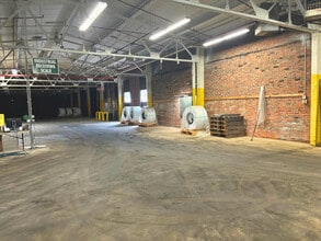 225 E Aurora St, Waterbury, CT for lease Interior Photo- Image 2 of 3