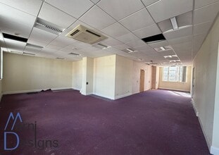4-5 Market Pl, Kingston Upon Thames for lease Building Photo- Image 1 of 5