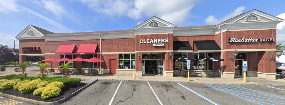 29-47 Eisenhower Pky, Roseland, NJ for lease - Building Photo - Image 2 of 4