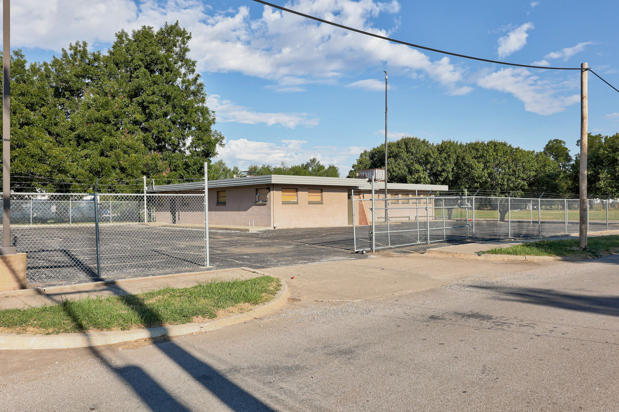 1404 NW 1st St, Oklahoma City, OK à vendre Photo du b timent- Image 1 de 44