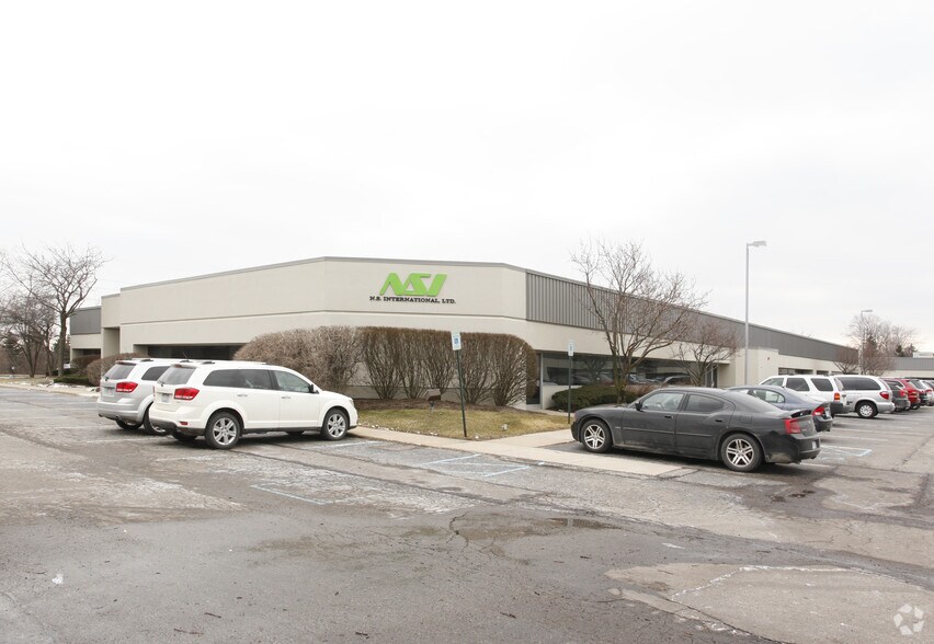800 Kirts Blvd, Troy, MI for lease - Building Photo - Image 2 of 6