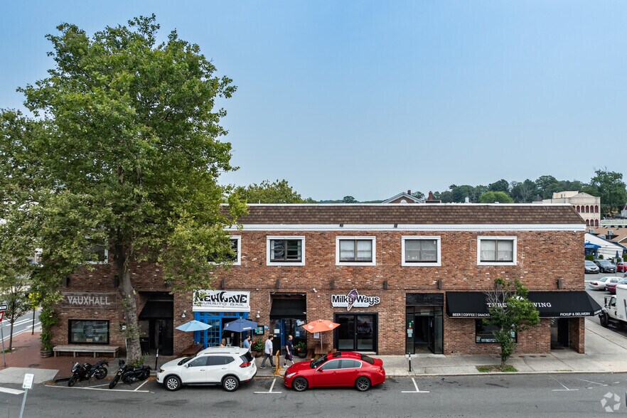 50 Gerard St, Huntington, NY à louer - Photo du bâtiment - Image 3 de 5