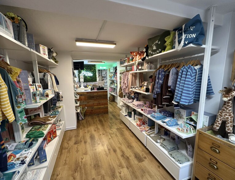 8 Middle Row, Chipping Norton for lease - Interior Photo - Image 3 of 5