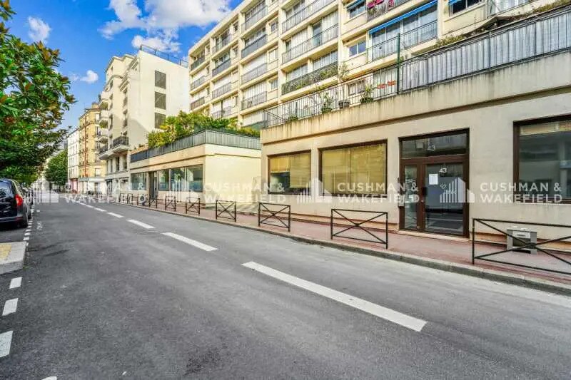 Bureau dans Levallois-Perret à vendre - Photo du bâtiment - Image 2 de 8