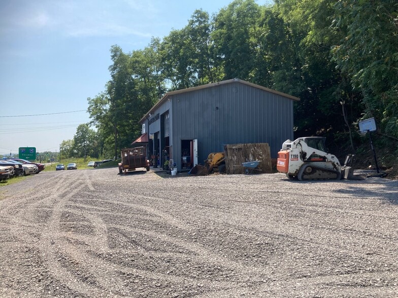 12753 State Route 9W, West Coxsackie, NY for sale - Primary Photo - Image 1 of 26