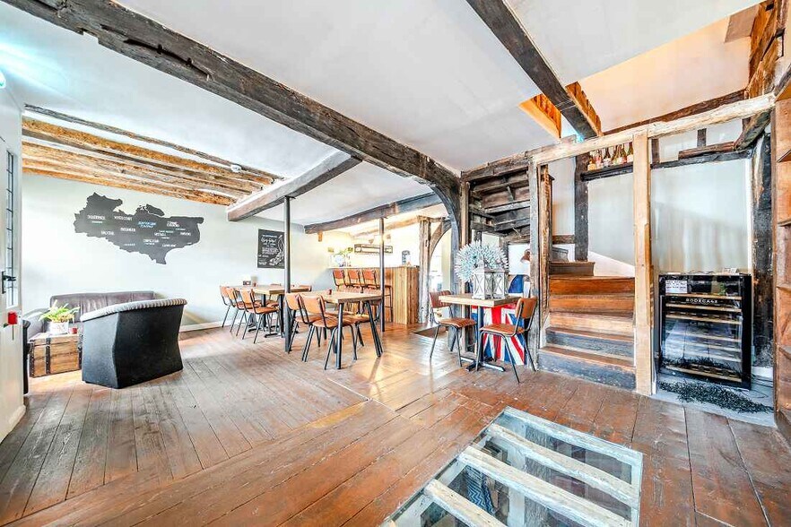 The Square, Chilham for sale - Interior Photo - Image 2 of 4