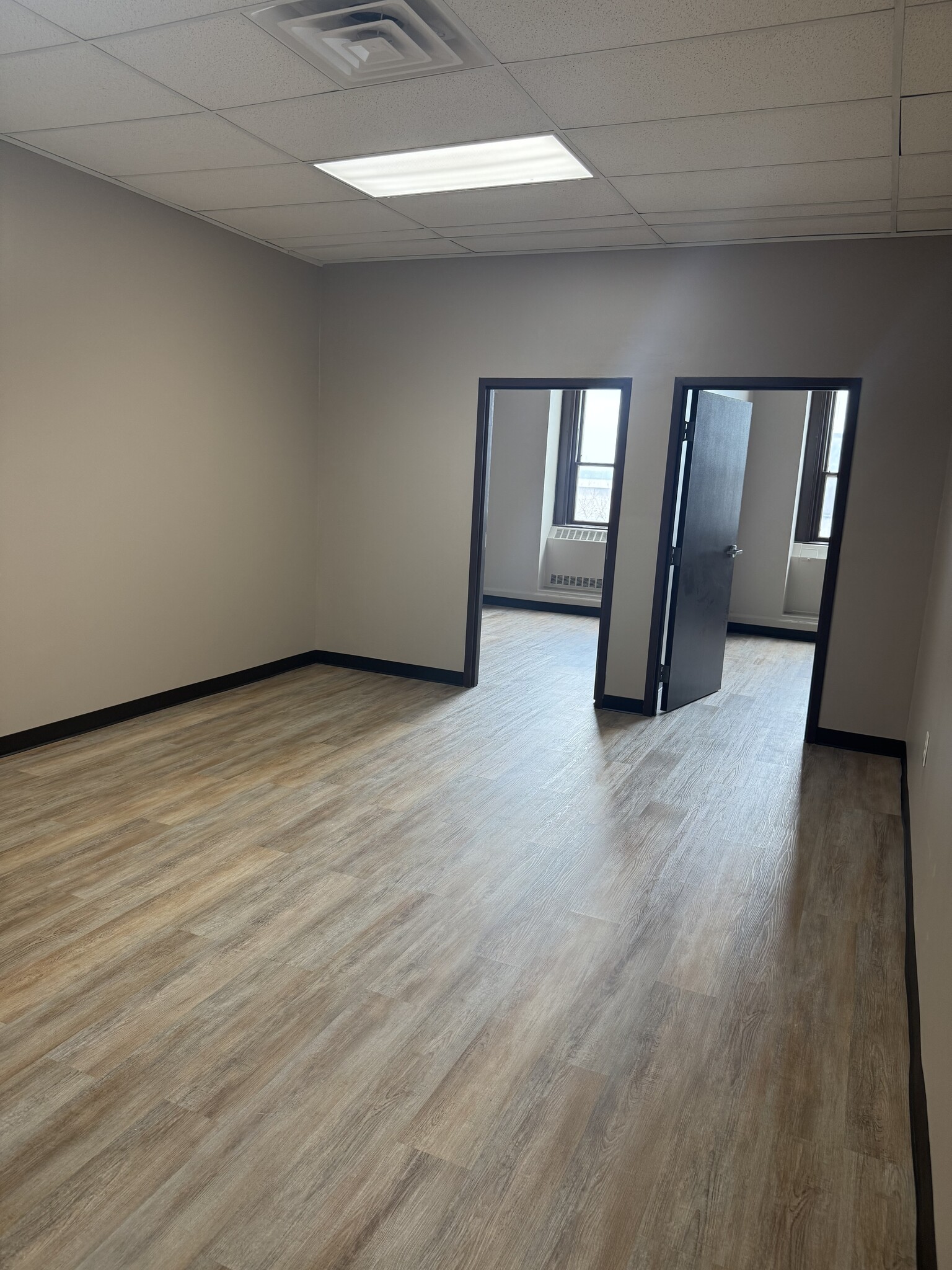 3100 E 45th St, Cleveland, OH à louer Photo intérieure- Image 1 de 3