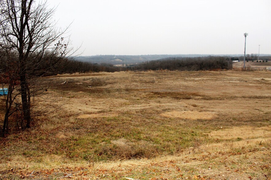 2975 E McCarty St, Jefferson City, MO à vendre - Photo du bâtiment - Image 3 de 18