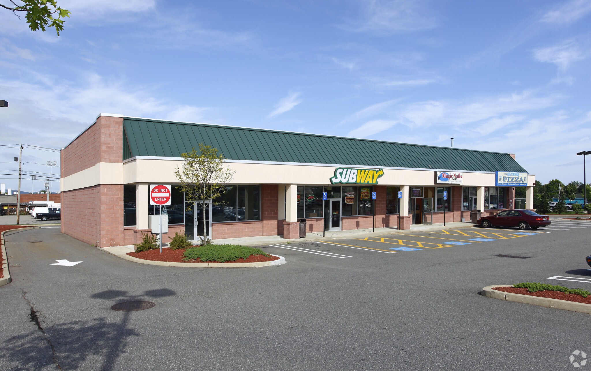 500-506 Valley St, Manchester, NH for sale Primary Photo- Image 1 of 6