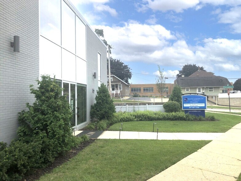 721 Dundee Ave, Elgin, IL à louer - Photo du bâtiment - Image 2 de 13