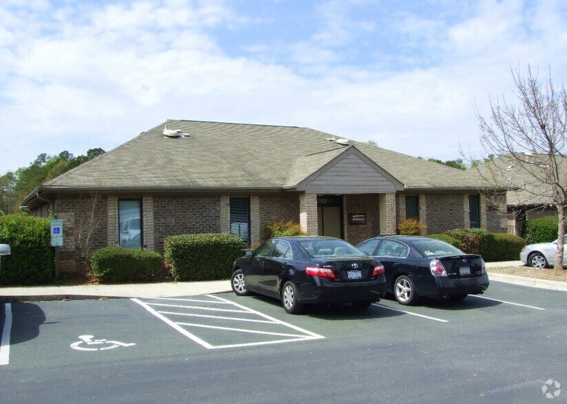 1220 SE Maynard Rd, Cary, NC à louer - Photo du bâtiment - Image 2 de 13