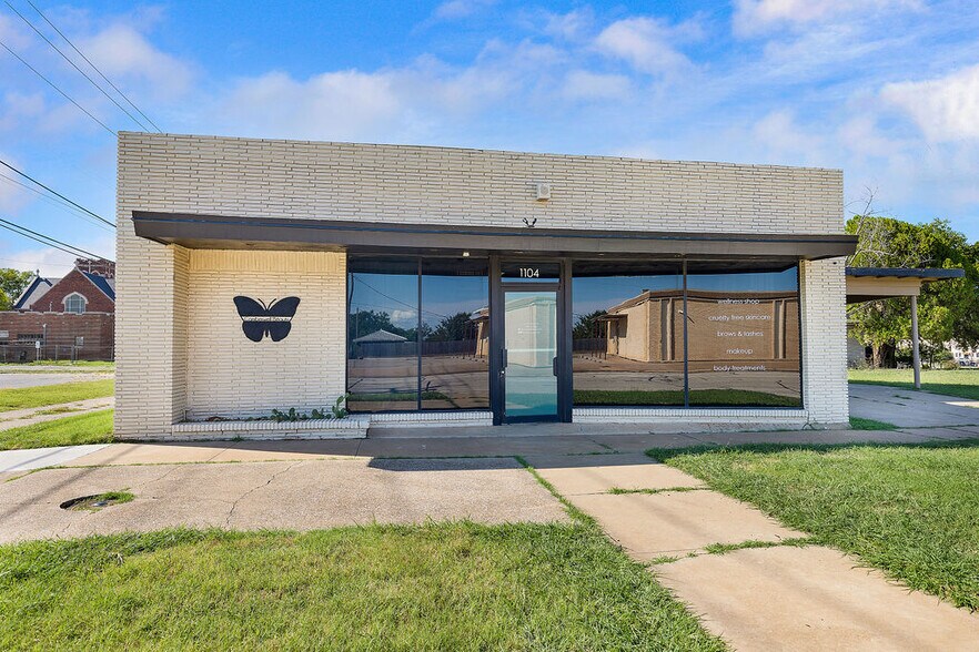 1104 11th St, Wichita Falls, TX à vendre - Photo du bâtiment - Image 2 de 30