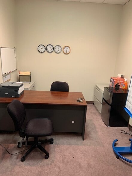 5868 S Pecos Rd, Las Vegas, NV for sale - Interior Photo - Image 3 of 19