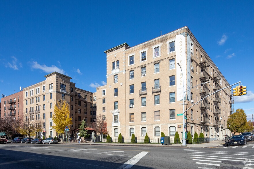 148-09 Northern Blvd, Flushing, NY à louer - Photo principale - Image 1 de 22