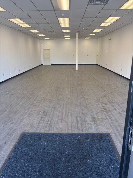 223 S Willow St, Manchester, NH à louer - Photo du bâtiment - Image 2 de 5