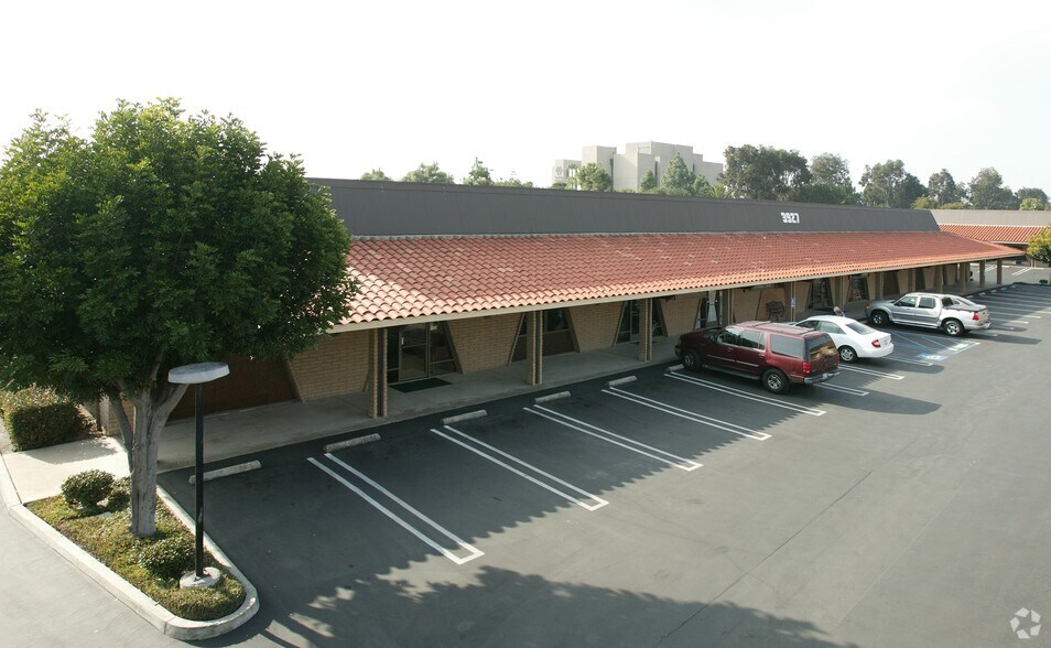 3927 Waring Rd, Oceanside, CA à louer - Photo du bâtiment - Image 2 de 20