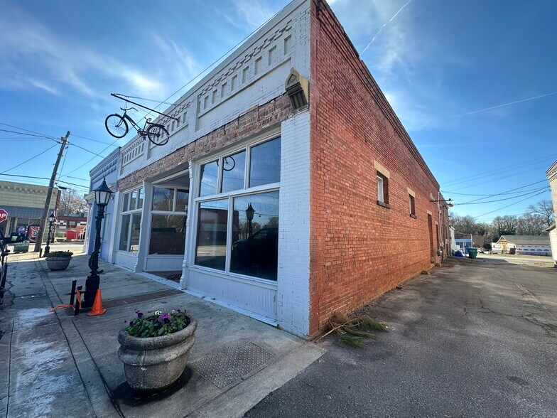 13 Public Sq, Bowman, GA à vendre - Photo du bâtiment - Image 3 de 12