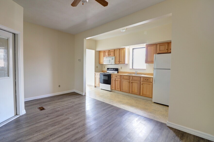 14 E Main St, Waterloo Township, NY à vendre - Photo du bâtiment - Image 2 de 39