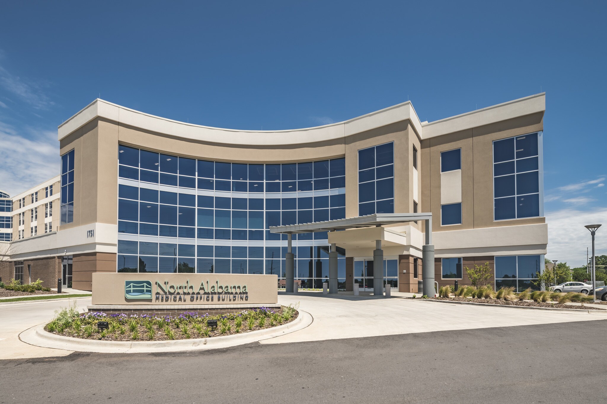 1701 Veterans Dr, Florence, AL à louer Photo du bâtiment- Image 1 de 14