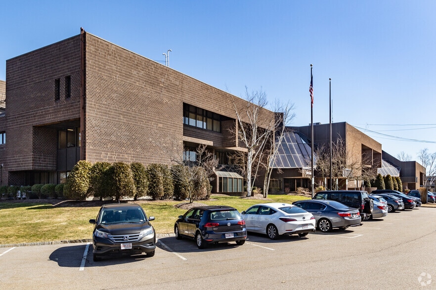 1 University Ave, Westwood, MA for lease - Building Photo - Image 2 of 4