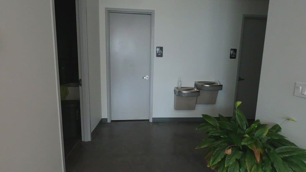 2800 2nd Ave, Des Moines, IA for lease - Commercial Listing Video - Image 2 of 5
