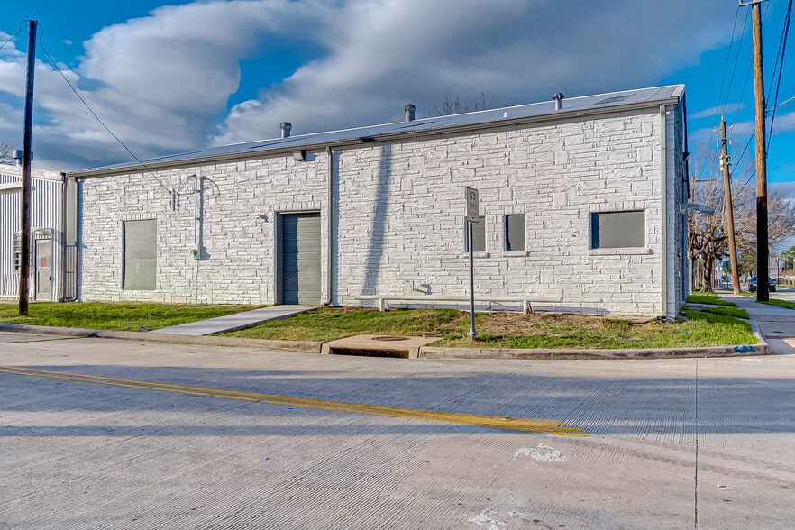 1110 Central St, Houston, TX for lease - Building Photo - Image 1 of 13