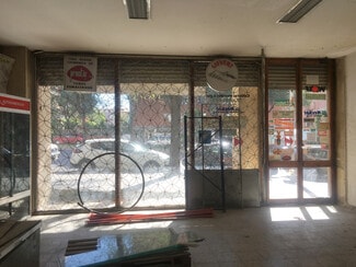 Plus de détails pour Multi-résidentiel à vendre