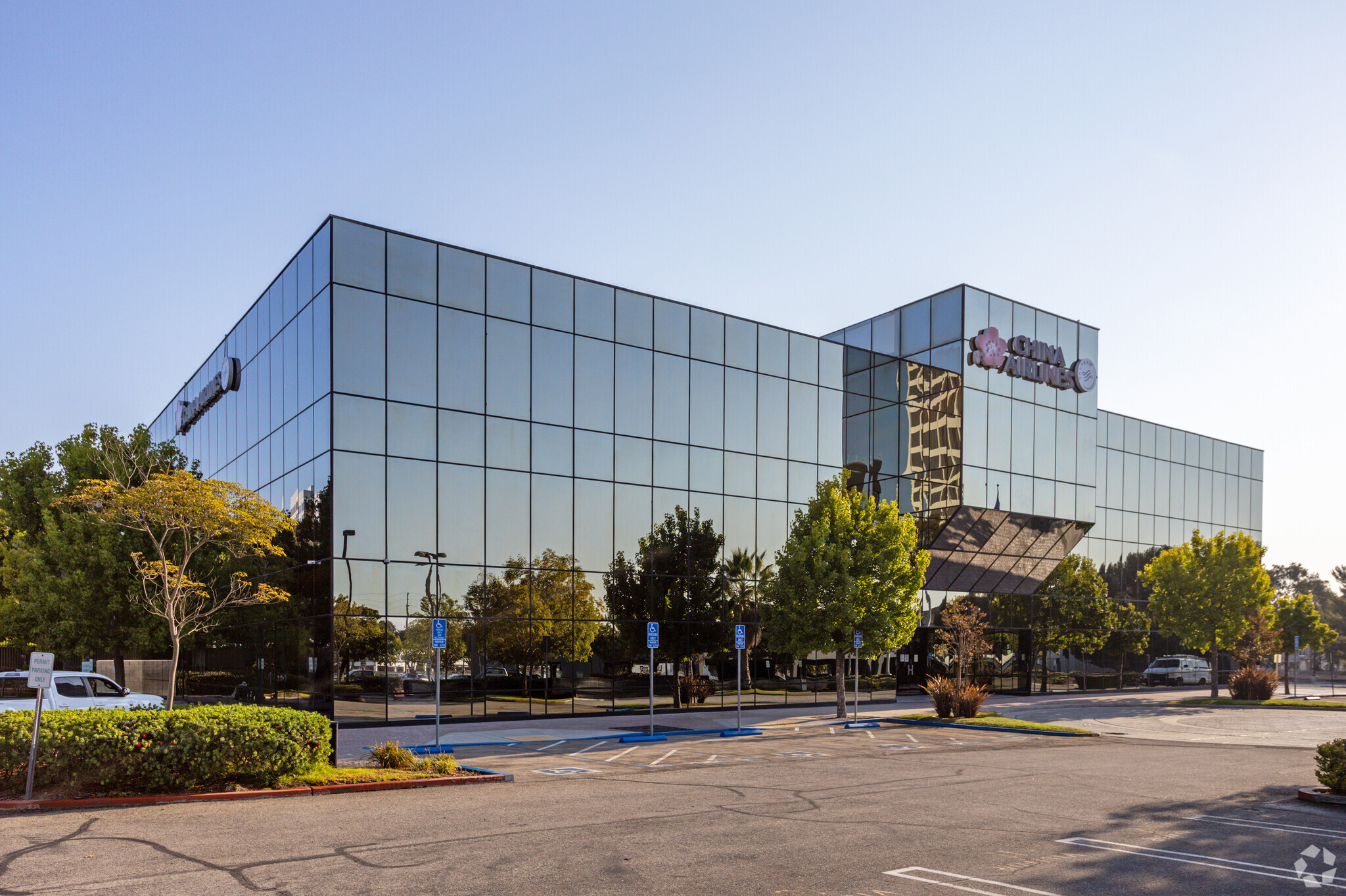 200 Continental Blvd, El Segundo, CA for lease Building Photo- Image 1 of 5