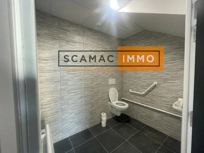 Industriel dans Saint-Michel-sur-Orge à louer - Photo du bâtiment - Image 3 de 5