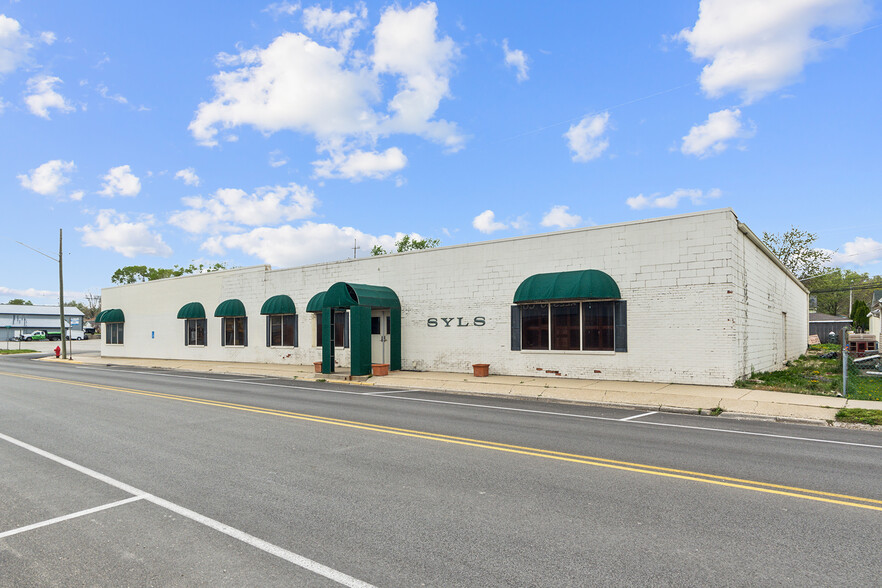 829 Moen Ave, Rockdale, IL for sale - Primary Photo - Image 1 of 39