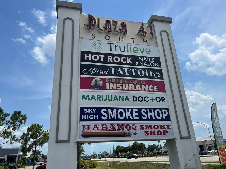 12575 S Cleveland Ave, Fort Myers, FL for lease - Building Photo - Image 3 of 4