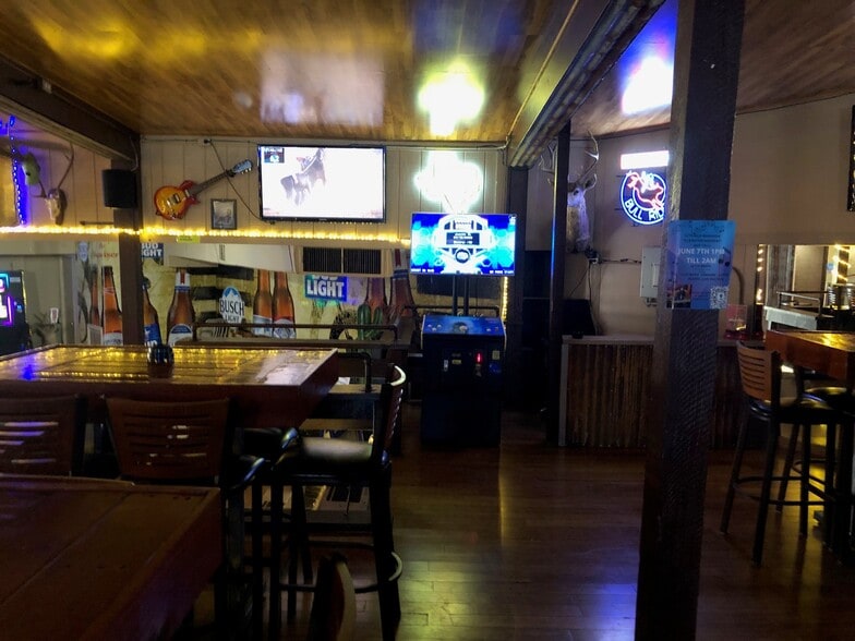 2111 Airport Rd, Conroe, TX à vendre - Photo intérieure - Image 3 de 7