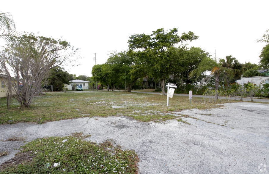 104 SE 1st Ave, Delray Beach, FL for sale - Primary Photo - Image 1 of 3