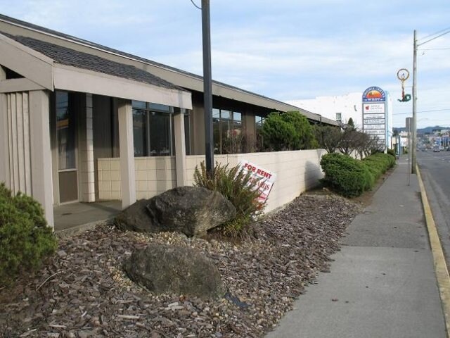 1860 Virginia Ave, North Bend, OR for lease Primary Photo- Image 1 of 17