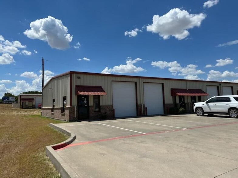 4305 FM 1187, Burleson, TX for lease - Primary Photo - Image 1 of 5