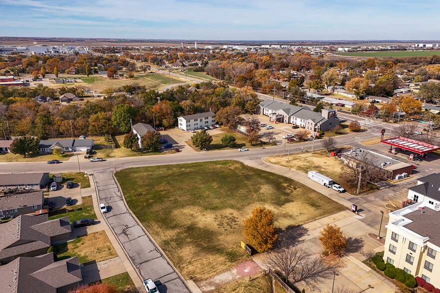 1+/- Acre on Marcella & Huehl, Salina, KS for sale - Building Photo - Image 3 of 15