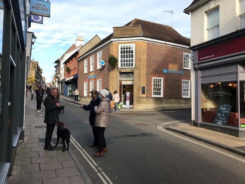 61 Cheap St, Sherborne à louer - Photo du bâtiment - Image 2 de 3